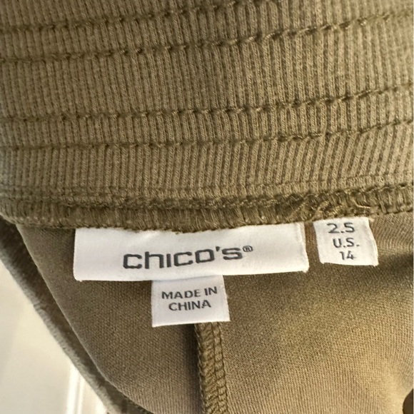 Chico’s Pull-On Skort, Size 14 (2.5) army green - Picture 9 of 9
